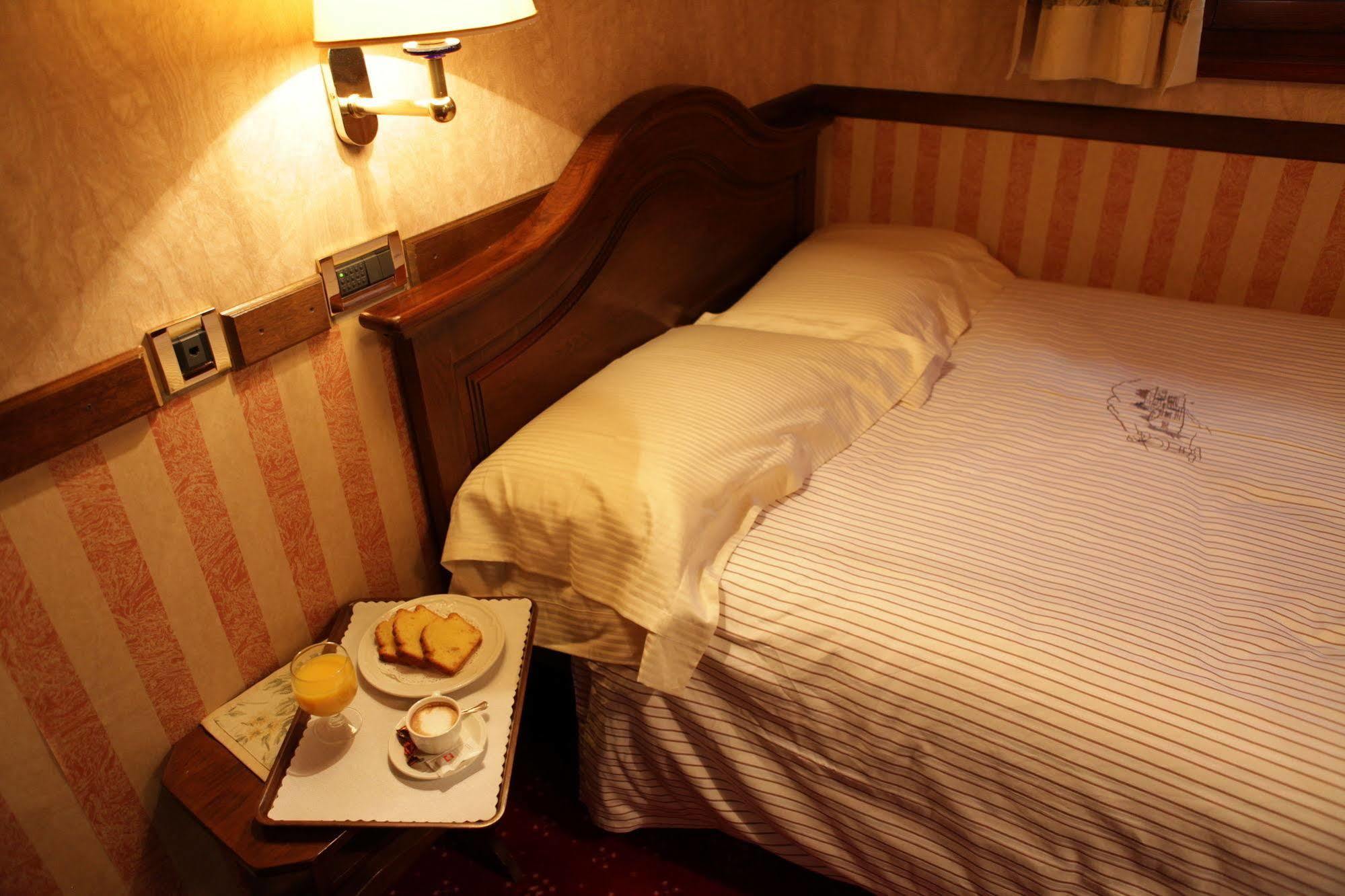 Hotel Petit Prince Антаньод Экстерьер фото