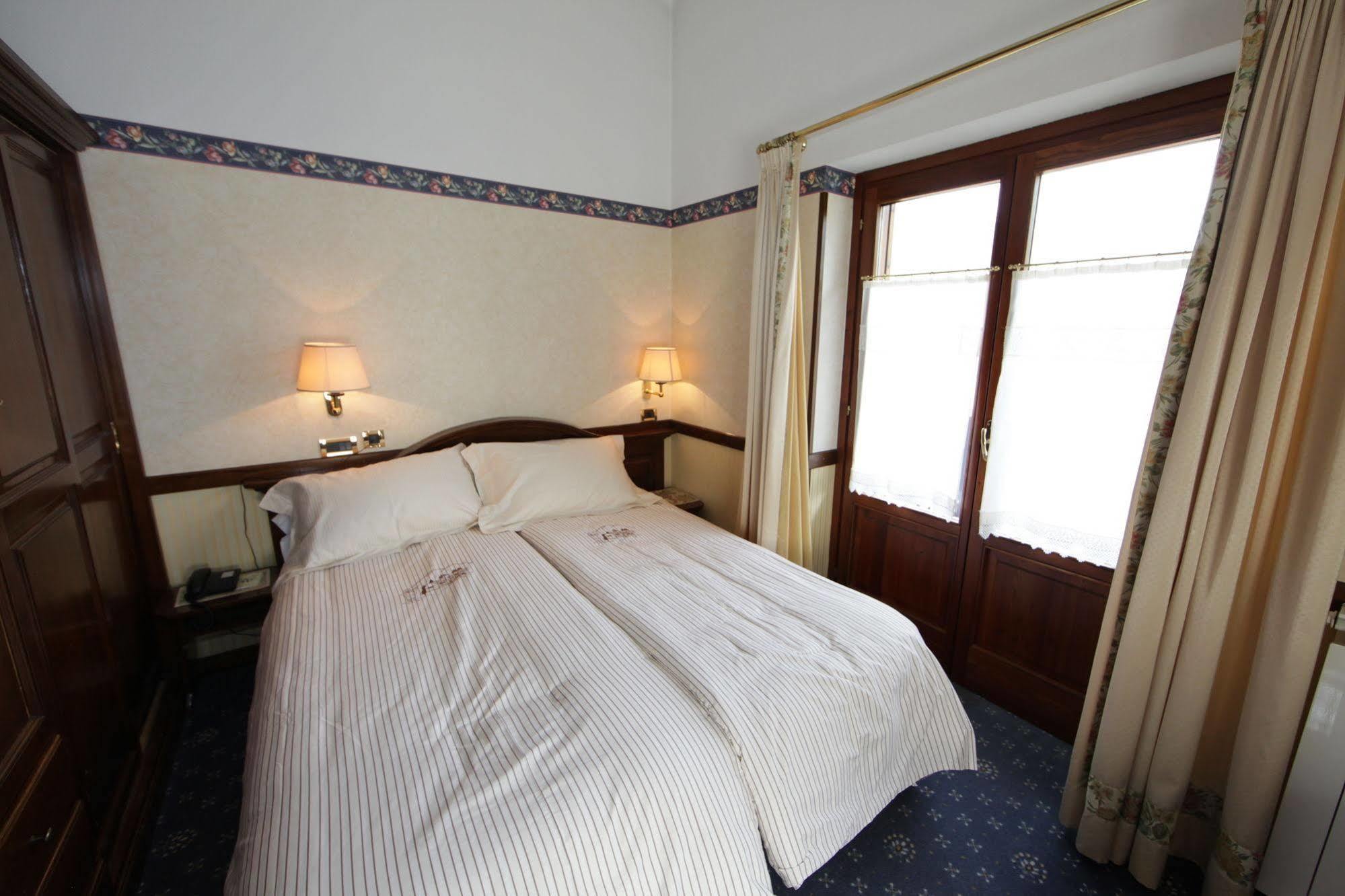Hotel Petit Prince Антаньод Экстерьер фото